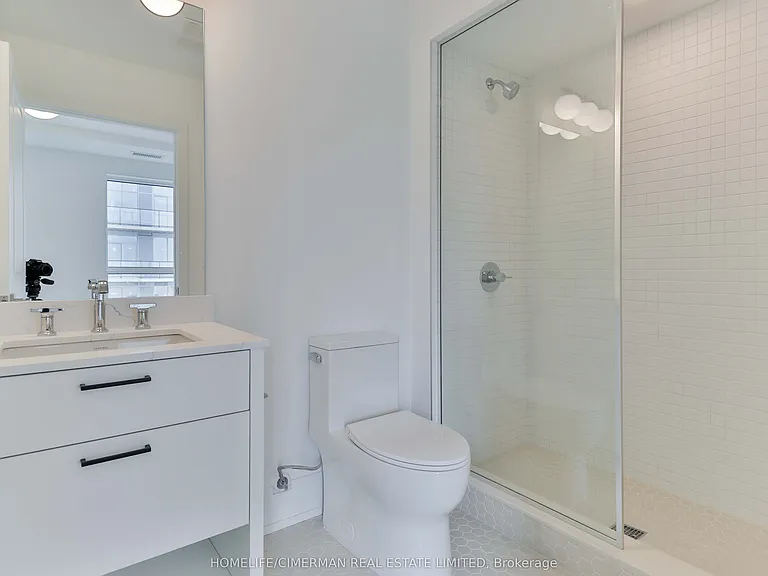 206 King St W #Penthouse 1 — Photo 38