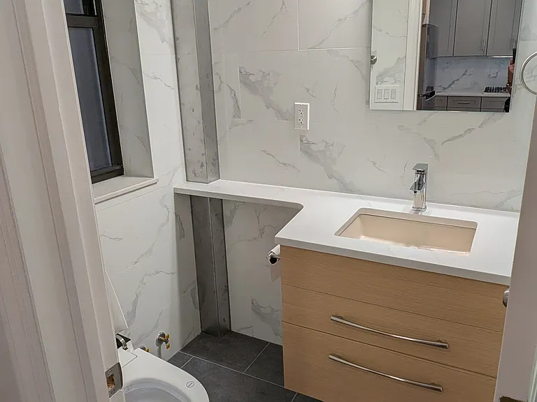 230 W 95th St #46 — Photo 4