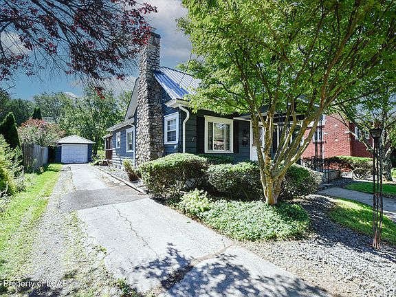 3rd image of 229 Carverton Rd