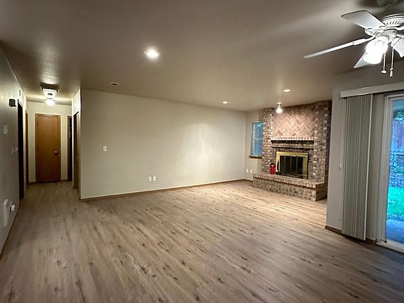 3rd image of 15010-15012 71st Ave E #S168-12