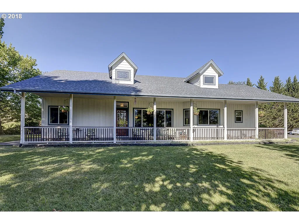 4529 Redwood Ave photo 1