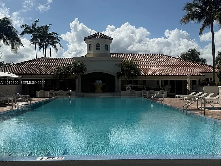20000 Country Club Dr #9 — Photo 29