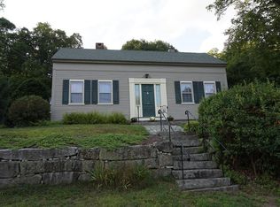 17 Chapel St, Ashburnham, MA 01430