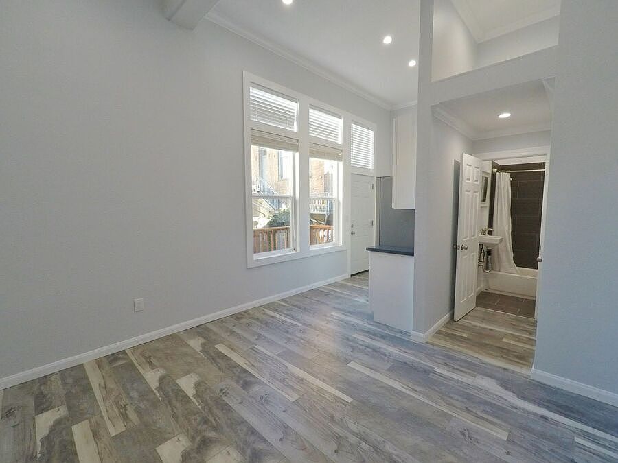 1st image of 518 7th St #11