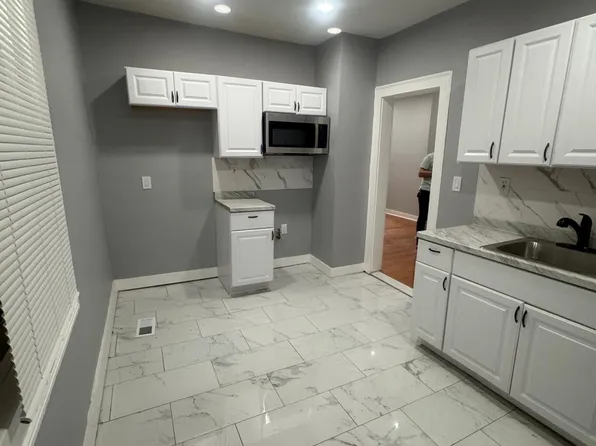 596 Ferry St #1, New Haven, CT 06513