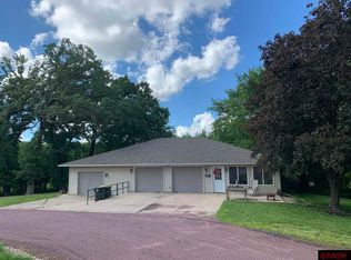456 W 5th St, Blue Earth, MN 56013