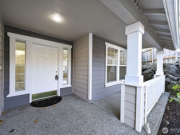 5th image of 2103 NE 6th Cir