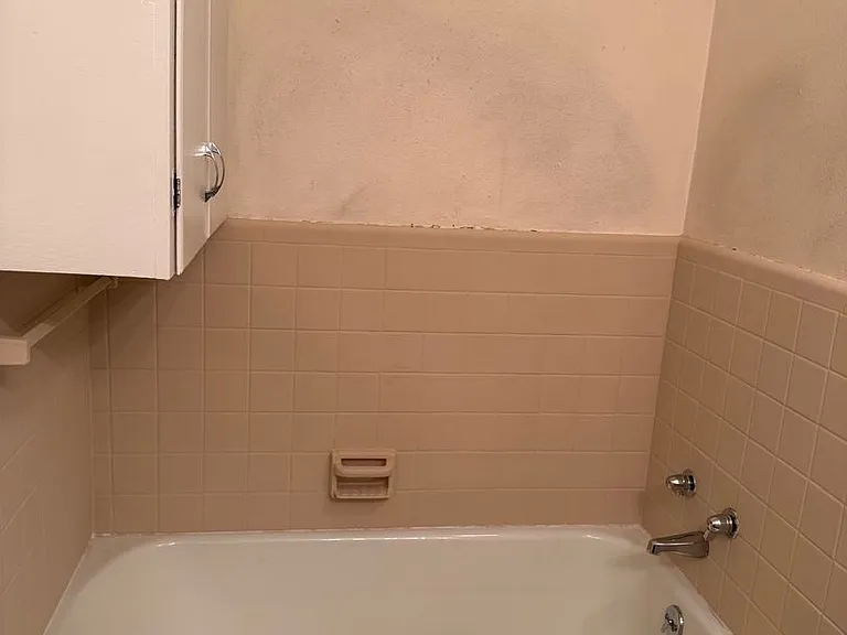 453 Foster St — Photo 12