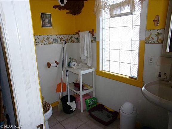 4th image of 3866 W 118th St