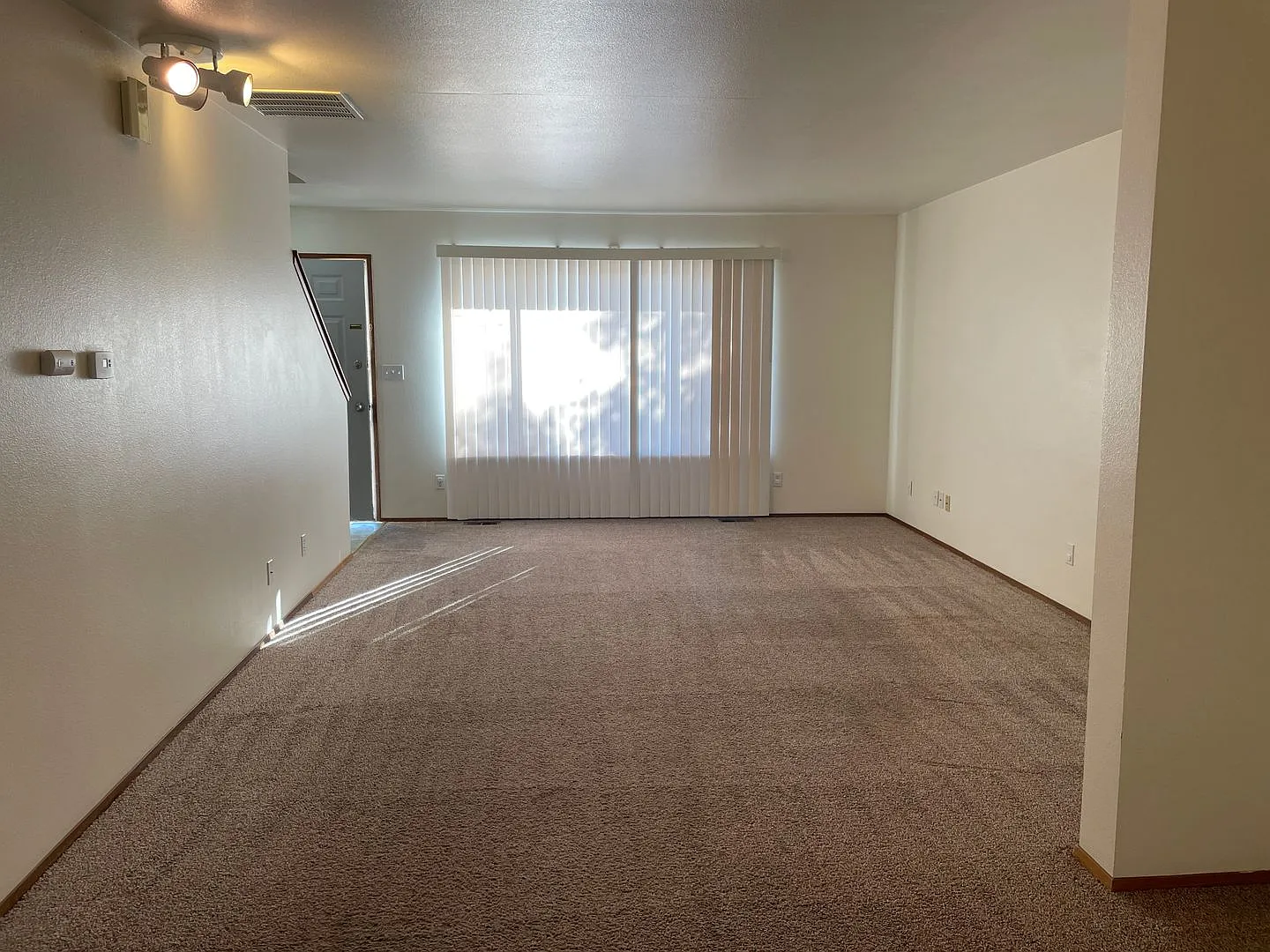 1322 Lakeside Drive — Photo 4