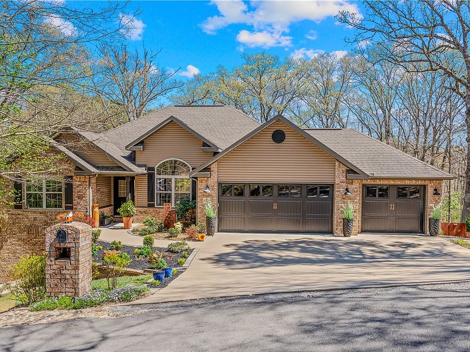 1st image of 4 Lynher Ln