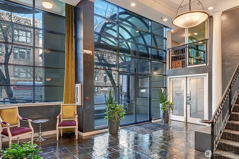 5th image of 425 Vine Street #405