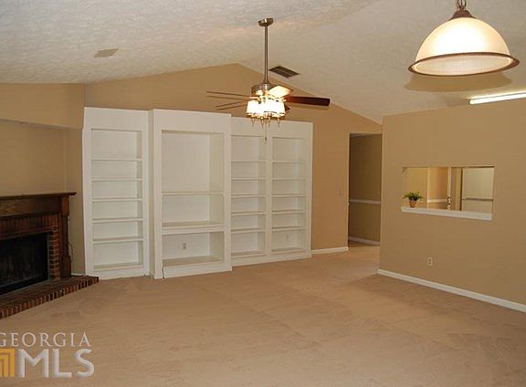 5th image of 2101 Hollywood Dr