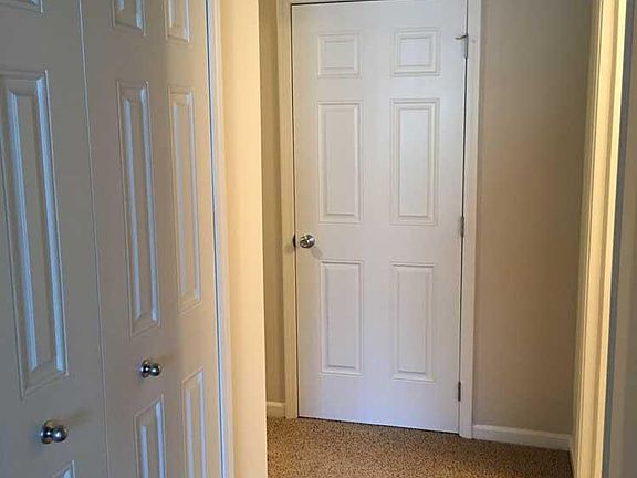 4th image of 49285 E Woods Dr