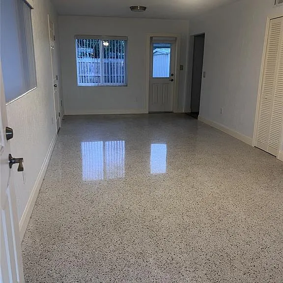 2495 Baywood Dr E — Photo 2