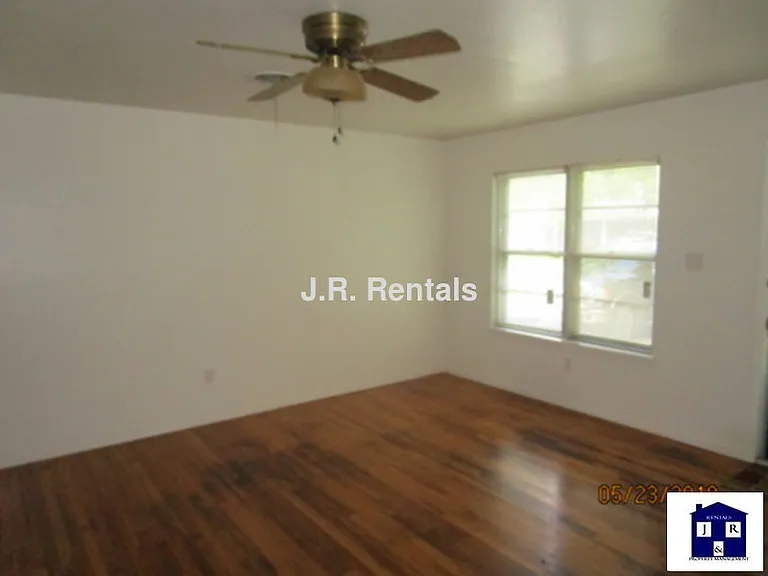 304 Ridge St — Photo 4