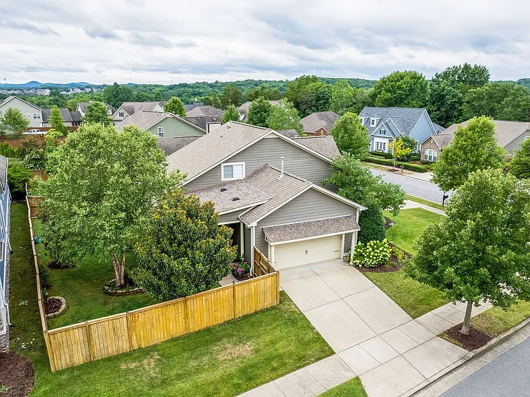 8412 Danbrook Dr — Photo 24