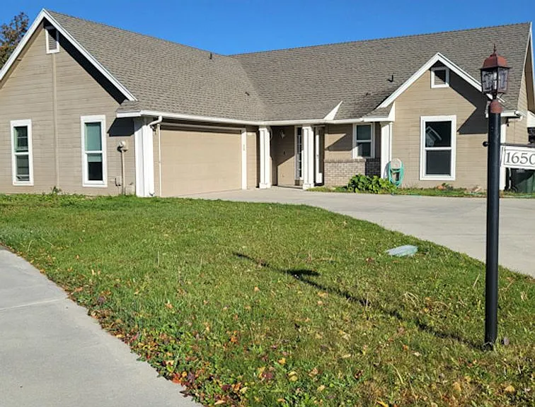 1650 E Green Meadow Ct — Photo 1