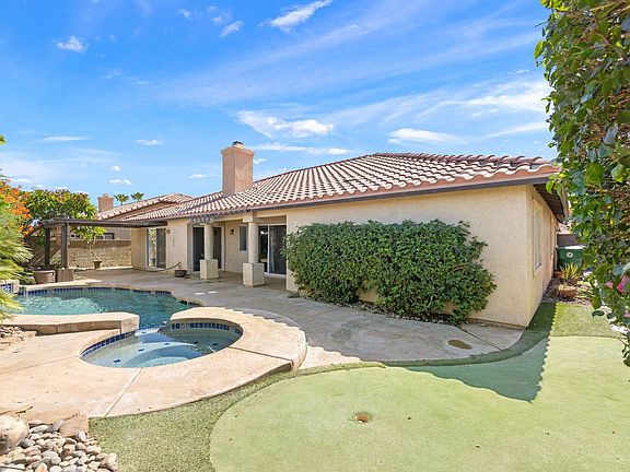 5th image of 43755 Milan Ct