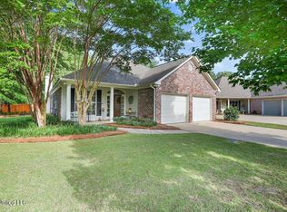 219 E Towne Dr, Brandon, MS 39042