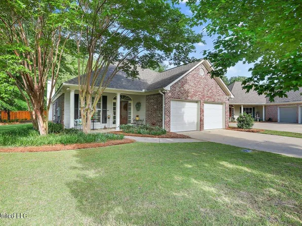 219 E Towne Dr, Brandon, MS 39042