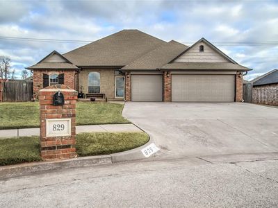 829 W Cabillo Way, Mustang, OK, 73064