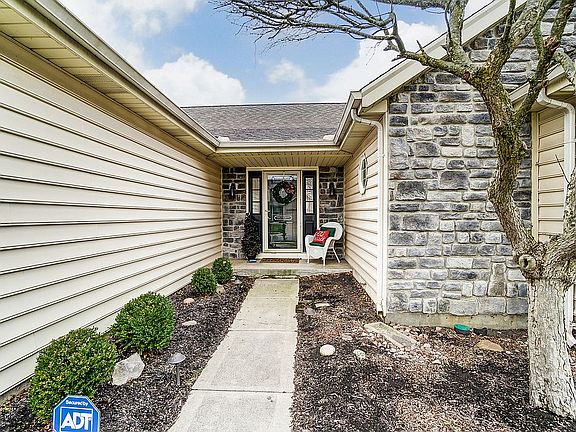 3rd image of 5425 Concord Crossing Dr