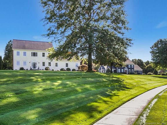 2nd image of 30 Jasmine Ln