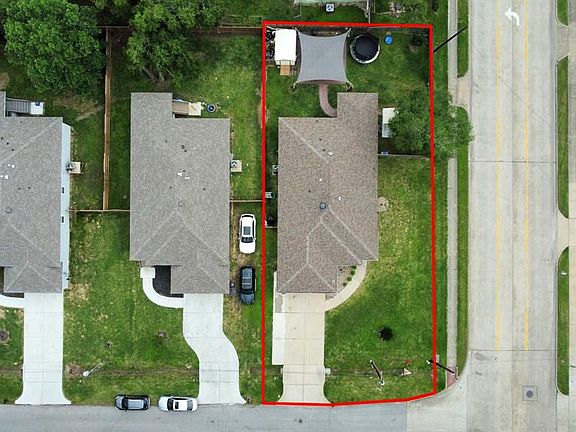 3rd image of 3102 Ash Dr