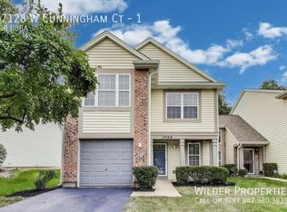 17128 W Cunningham Ct #1, Libertyville, IL 60048