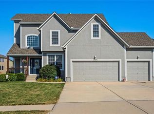 15051 S Red Bird St, Olathe, KS 66061
