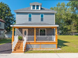 9 Grove St, Johnstown, NY 12095