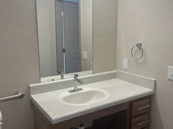 212 Sunset Landing Ln #B-103, Caldwell, ID 83605