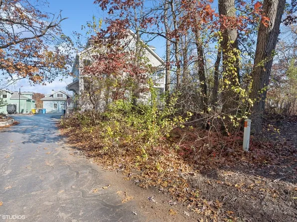 105 Emma Ln, Michigan City, IN 46360