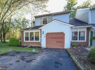 360 N Fieldstone Ct, Yardley, PA 19067