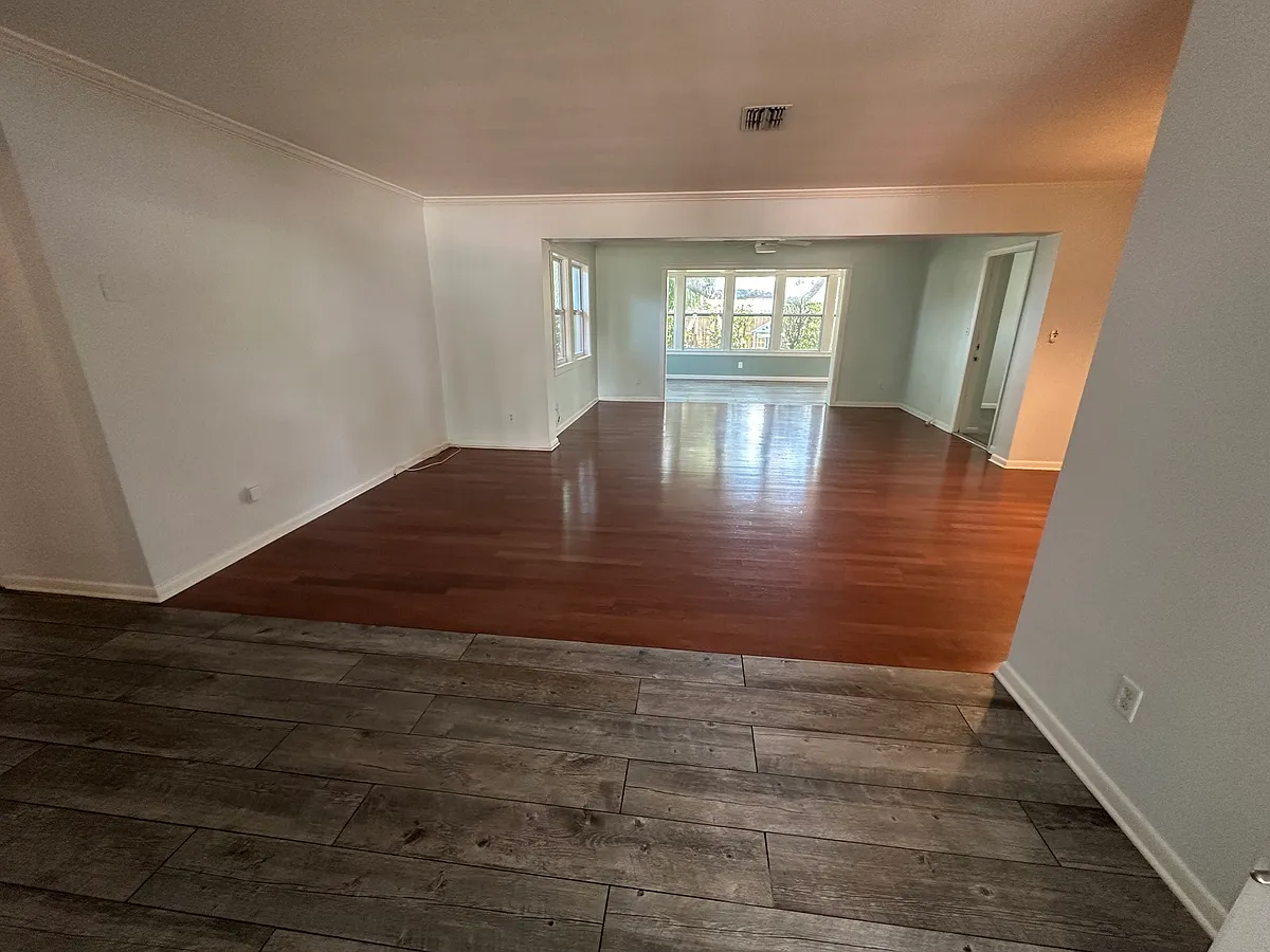 Building Photo - 1653 Cambridge Dr