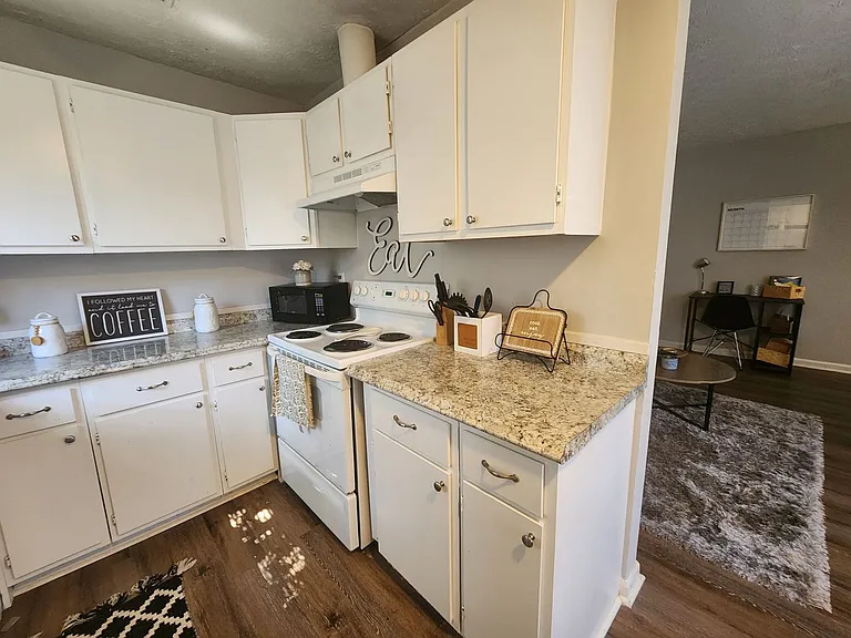 917 Oakview Ave — Photo 59