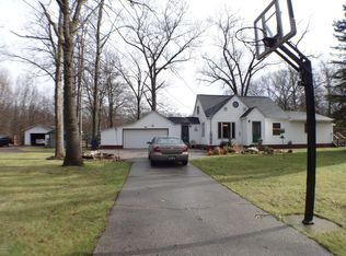 1420 Carr Rd, Muskegon, MI 49442