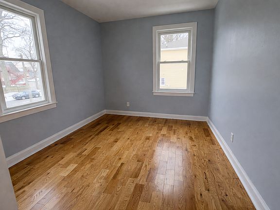 4th image of 635-637 Sanford Ave #2