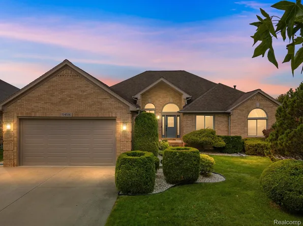 54591 Hibiscus Dr, Macomb, MI 48042