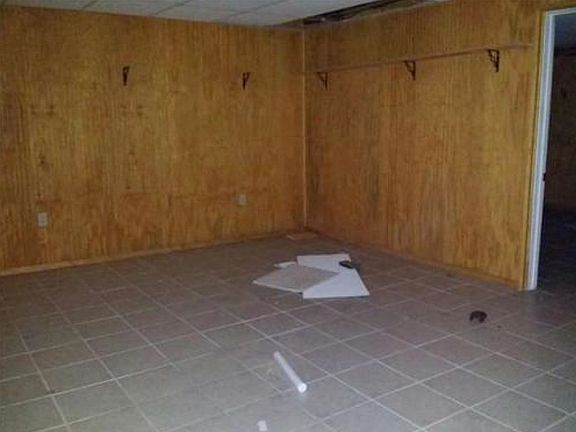 2nd image of 2680 Dante Ave