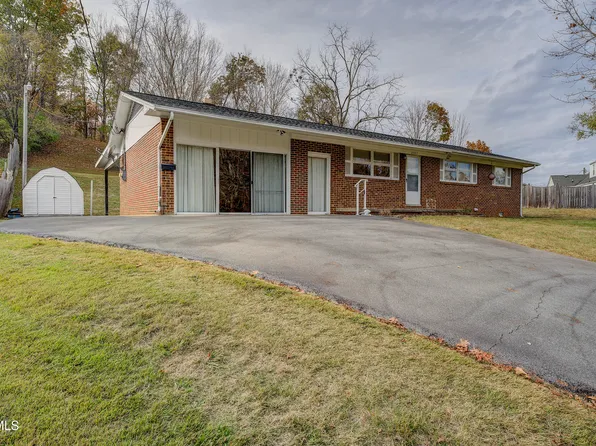2322 W Brook Ln, Johnson City, TN 37601