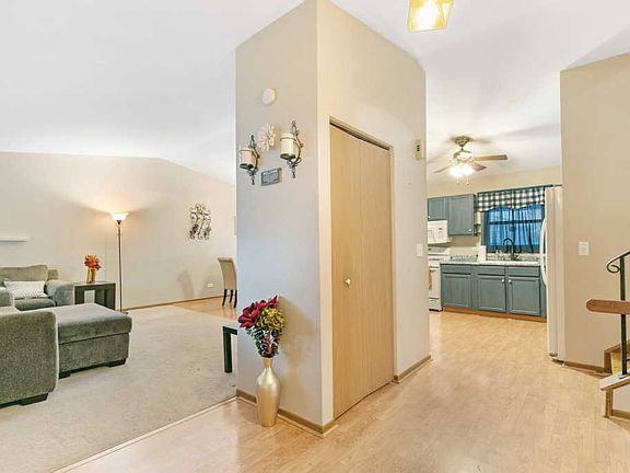 5th image of 523 Waterford Dr