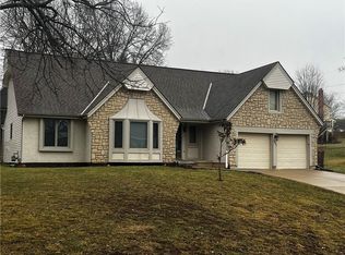 6907 Richards Cir, Shawnee, KS 66216