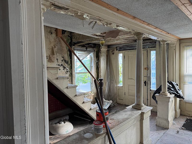 5th image of 39 Williams Street