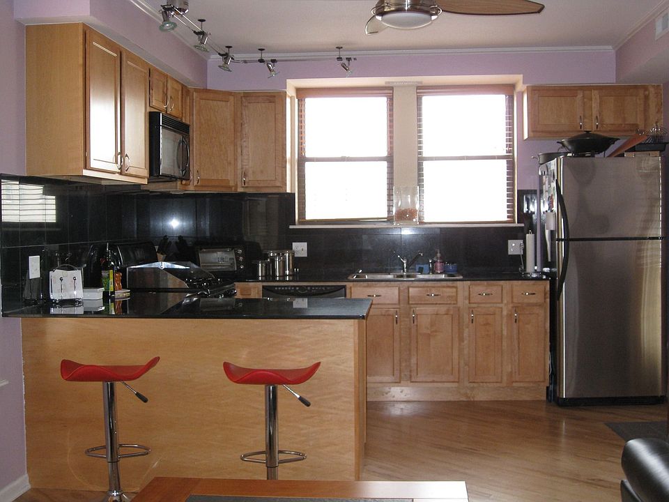 1st image of 1627 W Columbia Ave