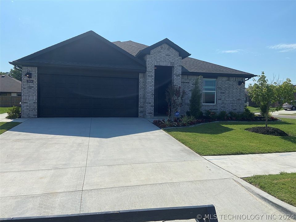 2nd image of 2805 Claremore St