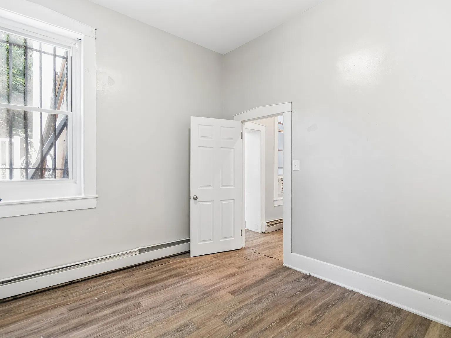2 bed, $1,290 — Photo 4
