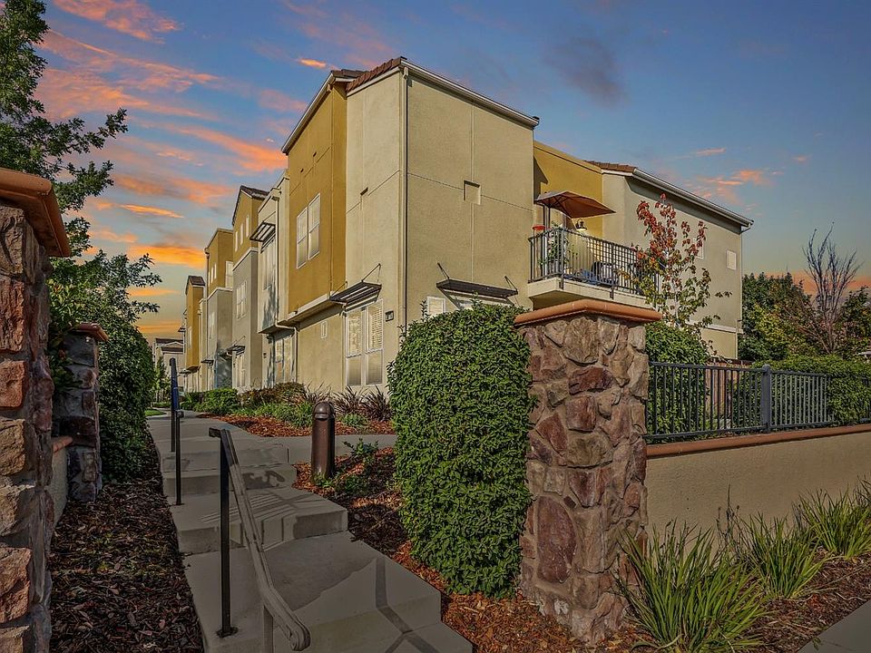 2nd image of 3874 E Commerce Way