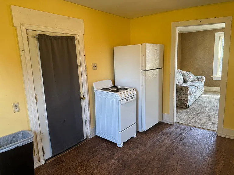 1017 State St — Photo 3